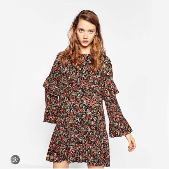 Zara Dresses & Skirts - ZARA Trafaluc Collection Floral Dress Size M